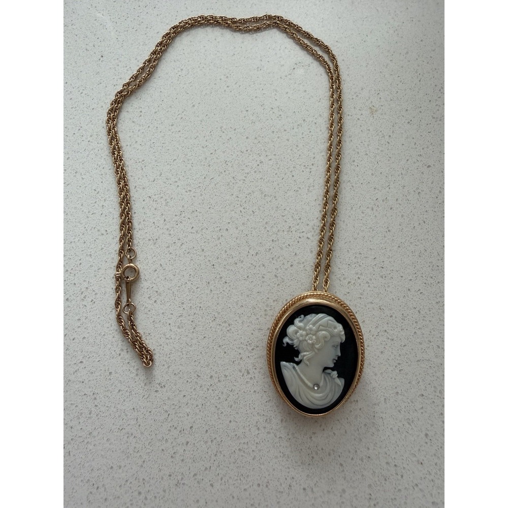 Vintage Avon Cameo Pendant‎ Brooch Gold Tone Chain Black White